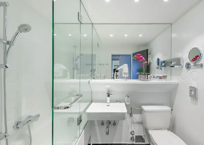 Ξενοδοχείο Mercure Raphael 4*