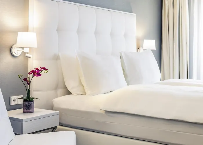 Mercure Raphael מלון