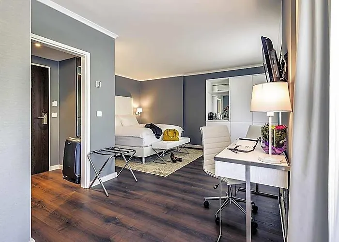 Mercure Raphael 4* וינה