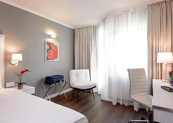 Mercure Raphael 4*