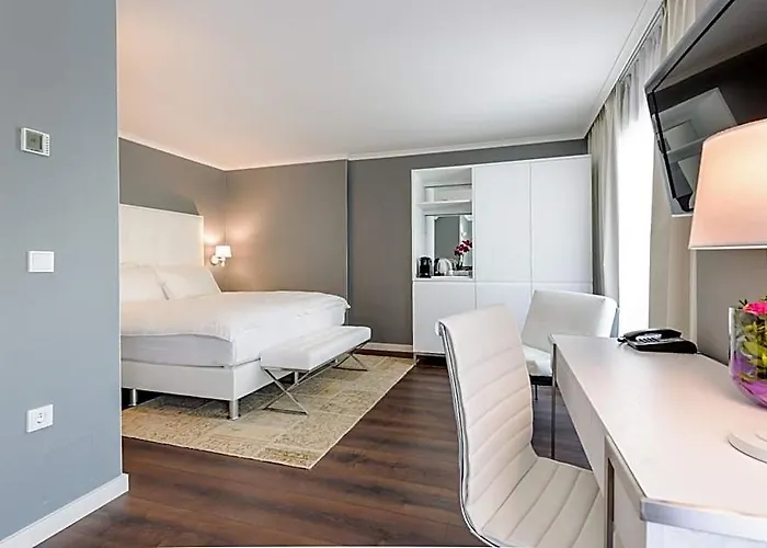 Mercure Raphael 4* Viena