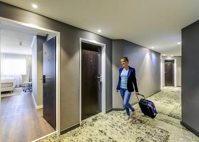 מלון Mercure Raphael