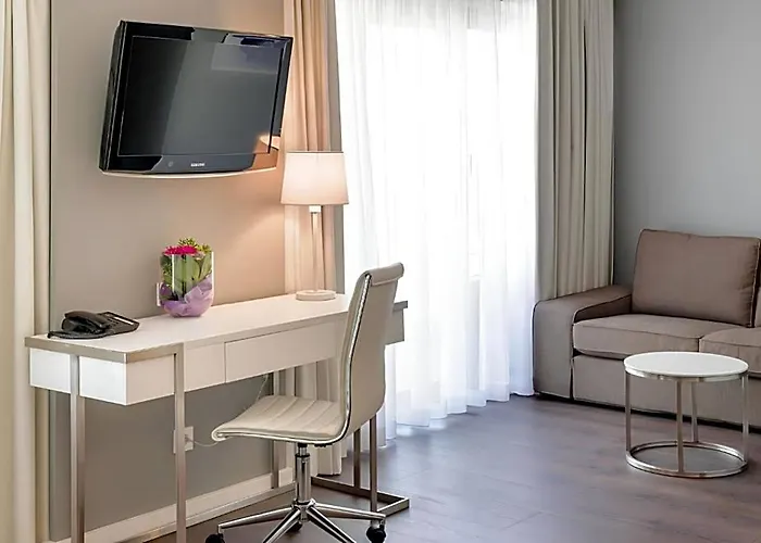 מלון Mercure Raphael